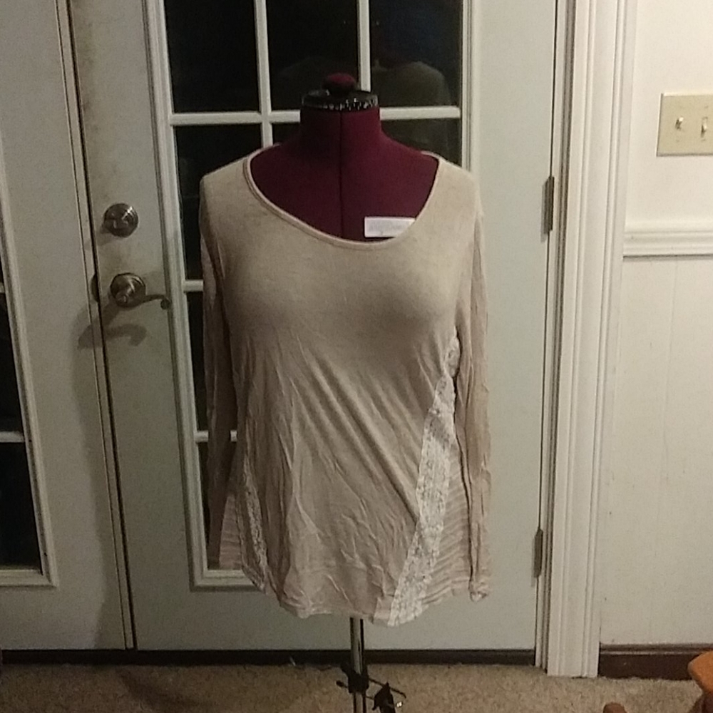 Log sleeve t shirt with stripes and lace 10